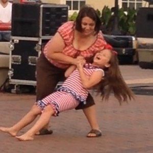 Meet your Posher, Dee dee